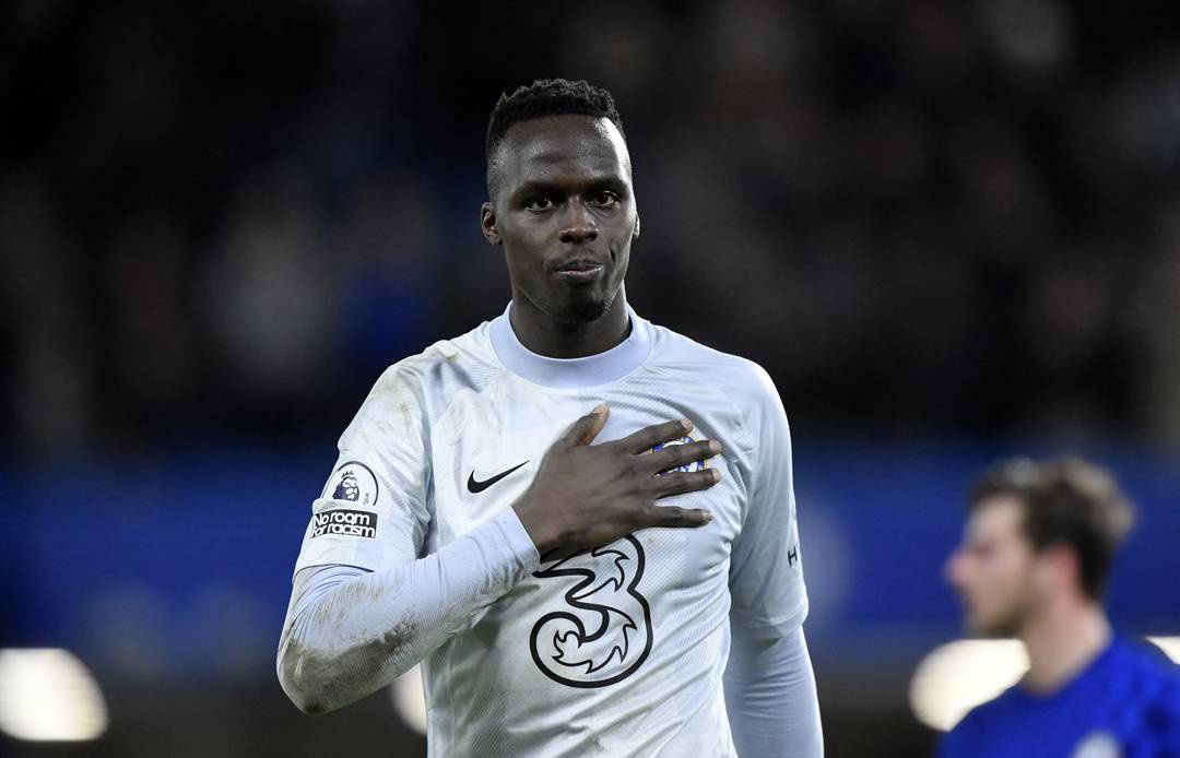 O senegalês Edouard Mendy, do Chelsea, vence o prêmio da Fifa de melhor goleiro do mundo