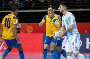 Três brasileiros concorrem ao prêmio de melhor jogador (Foto: Divulgação)