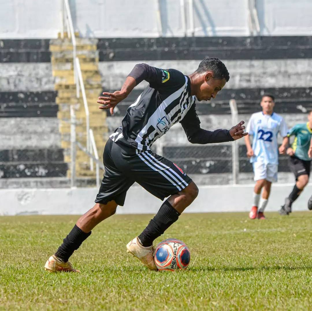 Manu Np tem apenas 18 anos