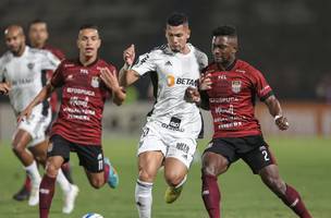 Sem Hulk, Atlético-MG tem rotação lenta e fica devendo em estreia na Libertadores (Foto: GE MINAS GERAIS)