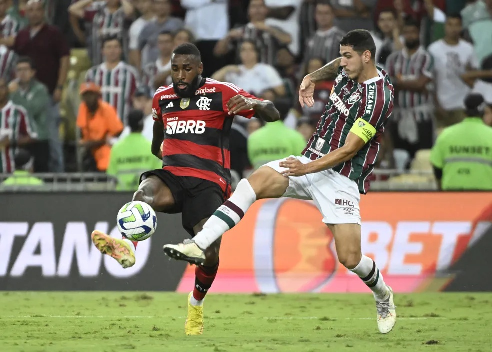 Flamengo empolga no 11x11, deixa Flu tonto, mas volta a não aproveitar superioridade