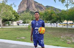 Jovem atleta Jeferson Reis Santos (Liro), da cidade de Tanquinho - Bahia, chega para buscar uma oportunidade no mercado do futebol... (Foto: MSA Assessoria)