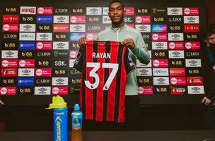Bournemouth pagou 35 milhoes de euros por Rayan. (Foto: Divulgacao/Bournemouth)