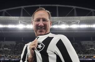 John Textor vive situacao dificil no Botafogo (Foto: Vitor Silva / Botafogo)