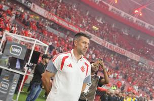 Paulo Pezzolano, tecnico do Inter, no Gre-Nal 449. (Foto: Ricardo Duarte/Inter)