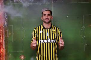Benjamin Garre assinou vinculo com o Aris FC ate dezembro deste ano (Foto: Divulgacao / Aris FC)