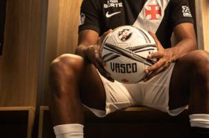 Cuiabano assinou contrato com o Vasco (Foto: Matheus Lima/Vasco)