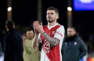 Caio Henrique ja disputou 210 jogos pela equipe francesa, onde deu 40 assistencias (Foto: Frederic Dides/AFP)