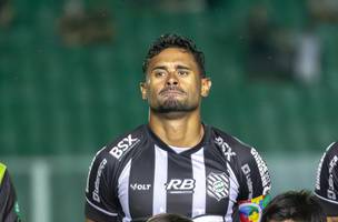 Kayke com a camisa do Figueirense (Foto: Patrick Floriani/FFC)