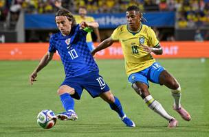 O volante Danilo, do Botafogo, abriu o placar da vitoria o Brasil sobre a Croacia de Luka Modric (Foto: Miguel J Rodriguez Carrillo / AFP)