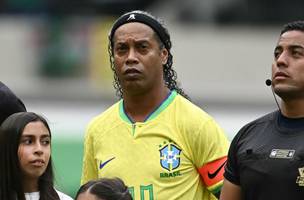 Ronaldinho Gaucho em partida de lendas do Brasil e do Mexico (Foto: Carl de Souza/AFP)