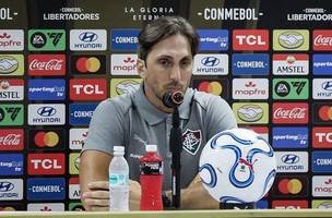 Zubeldia em coletiva de imprensa apos o empate do Fluminense por 0 a 0 com o La Guaira (Foto: Marcelo Goncalvez/Fluminense)