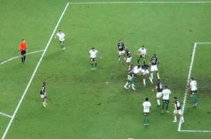 Bola toca no braco de Flaco Lopez em Remo x Palmeiras. (Foto: Reproducao)