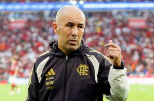 Leonardo Jardim em acao durante o classico entre Flamengo e Vasco, no Maracana (Foto: Gilvan de Souza / Flamengo)