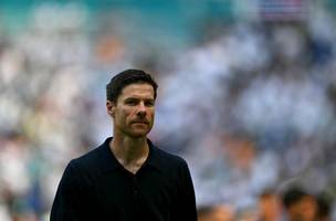 Xabi Alonso assinara contrato valido por quatro temporadas com o Chelsea (Foto: Patricia de Melo Moreira / AFP)