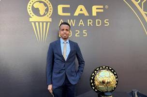 O arbitro Somali Omar Artan (Foto: Reproducao/Redes Sociais)