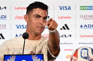 Cristiano Ronaldo em entrevista coletiva (Foto: Paul ELLIS / AFP)